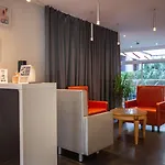 Western San Benedetto فندق شوليه